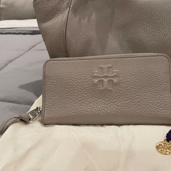Grey Tory Burch Hobo Purse and wallet set - Picture 2 of 4